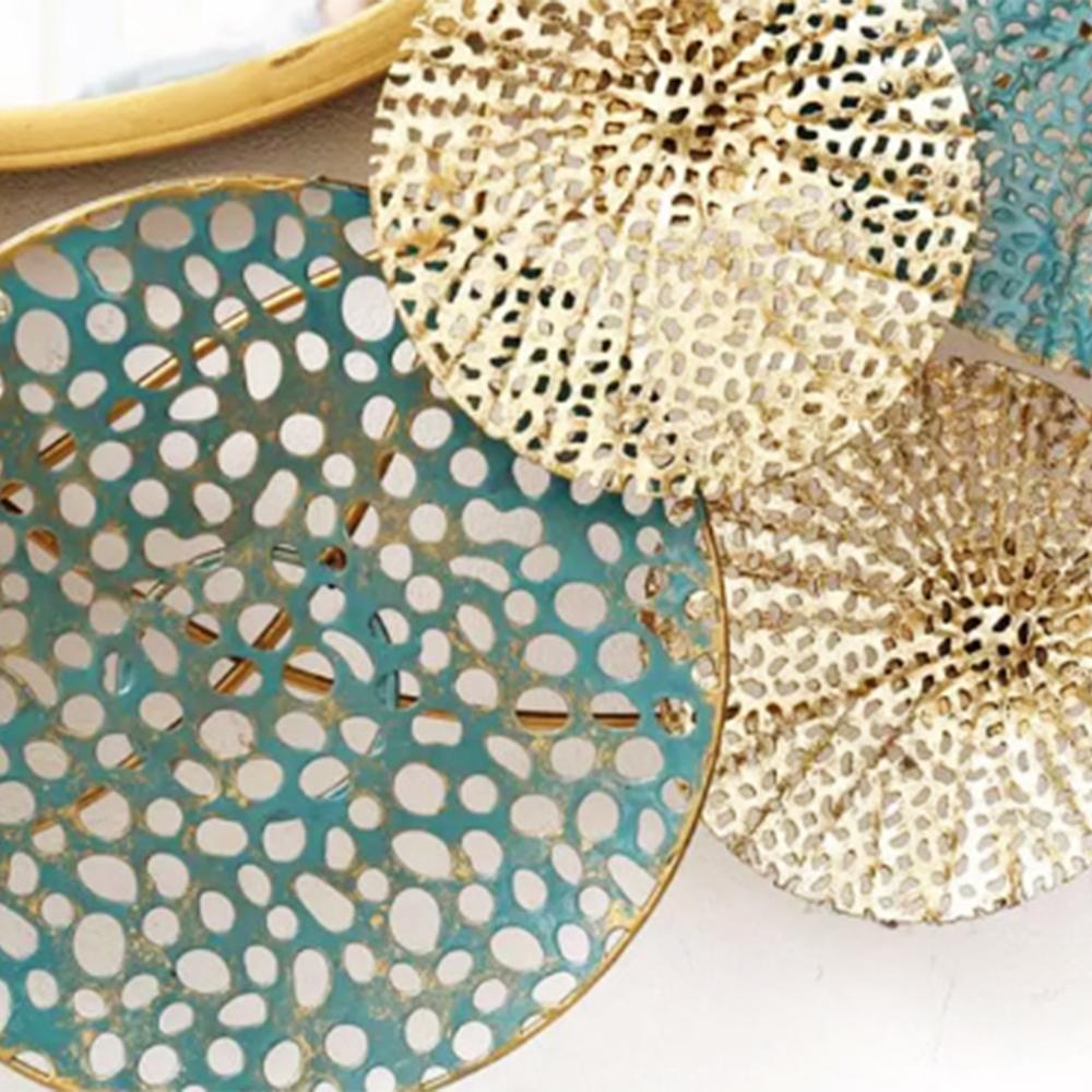 Iron-of-the-wall mirror