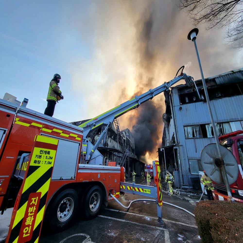 Jinwoo SMC DEMOLITION AND RESCUE FIRE-FIGHTING VEHICLE